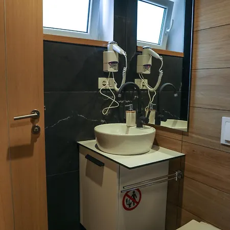 Visit Point Apartment *