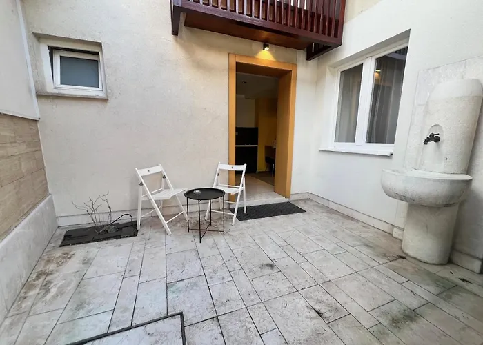 Visit Point- Old Town *