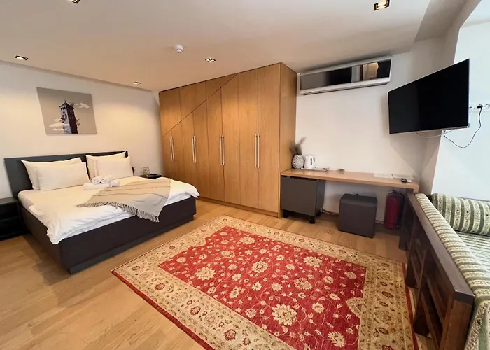 Visit Point- Old Town